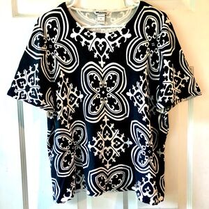 Nygard Collection Black White Boho Quatrefoil Cloverleaf Print Knit Sweater 2X